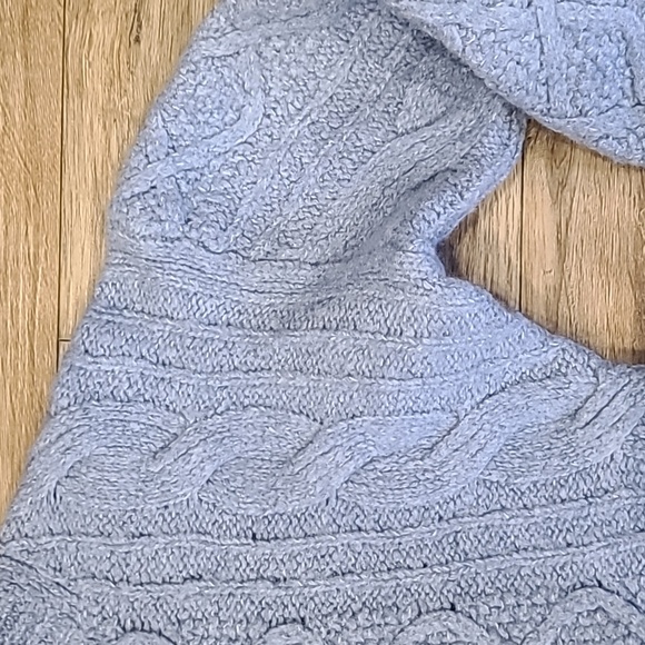 Excellent Cond. Light Blue AE 77 wool Sweater, XS, Crop, Cable Knit. Soft - Picture 5 of 9